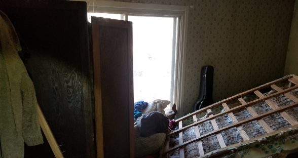 Master bedroom before remodel